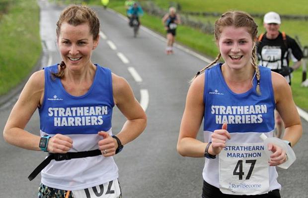 Two happy Harriers on the Strathearn Marathon (© Gordon Donnachie)